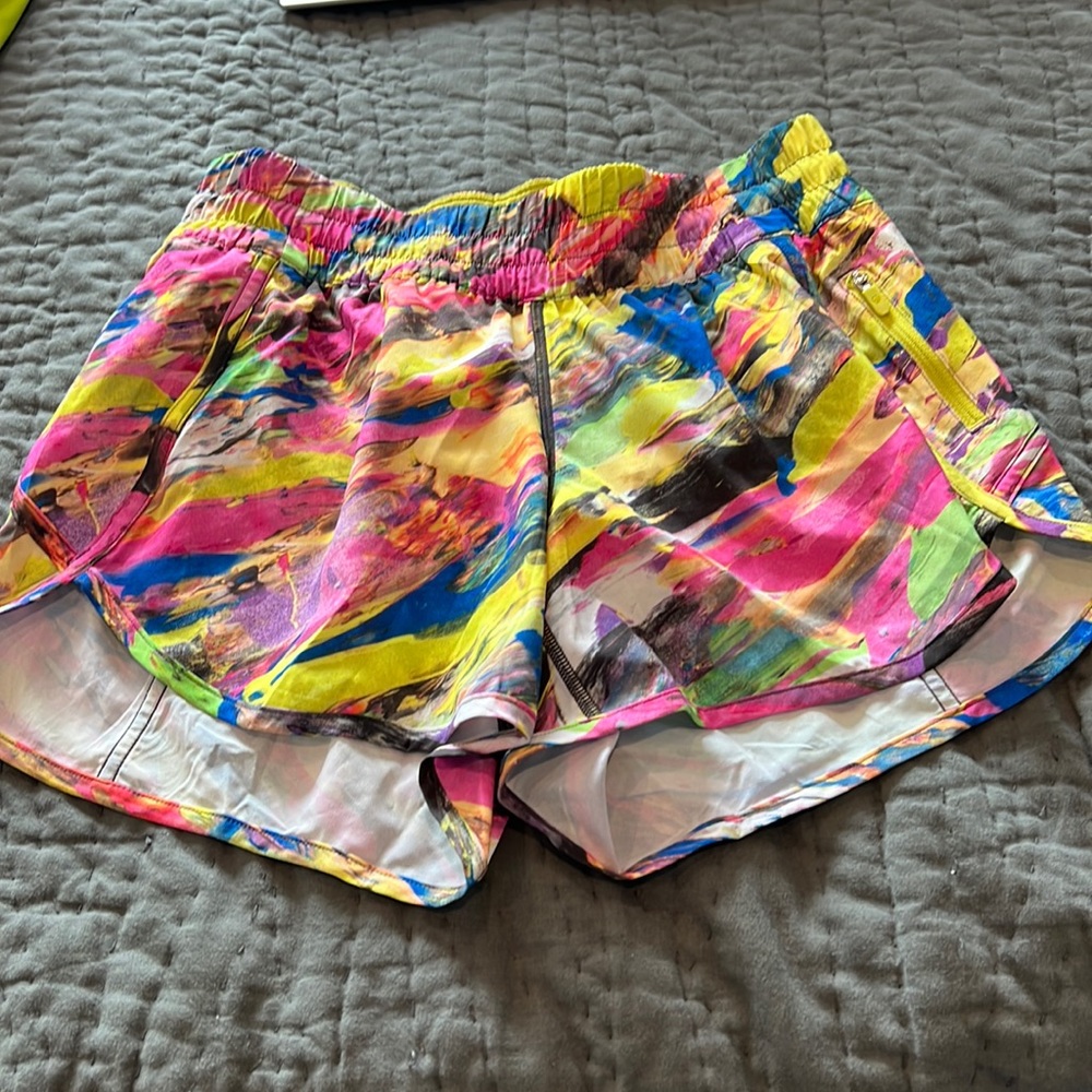 Lululemon tracker lined short.